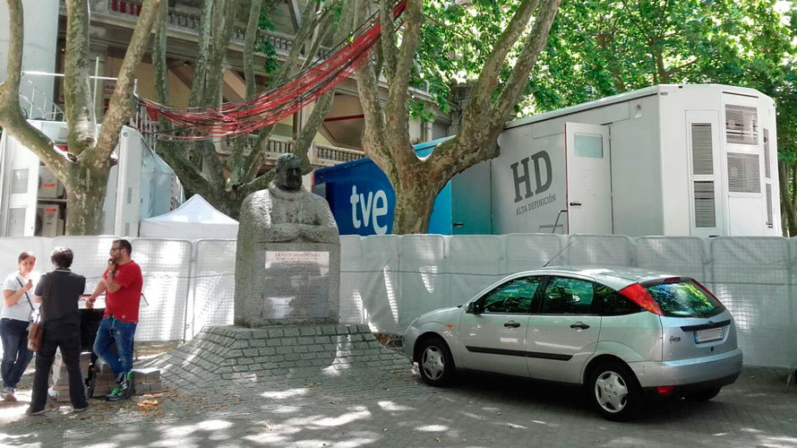 Equipo de TVE para la retransmisión del encierro en la Plaza de Toros de Pamplona. S. REDíN