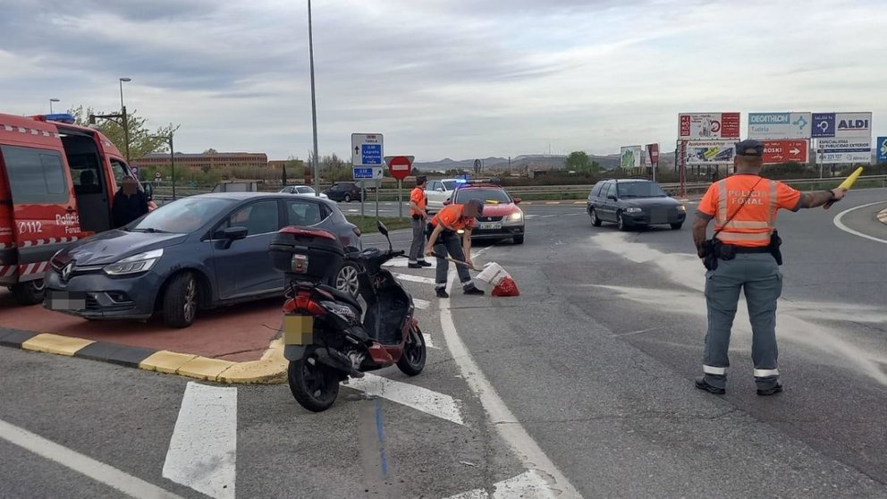 La Policía Foral se hace cargo de la investigación del atropello de un coche a una moto en Tudela. CEDIDA
