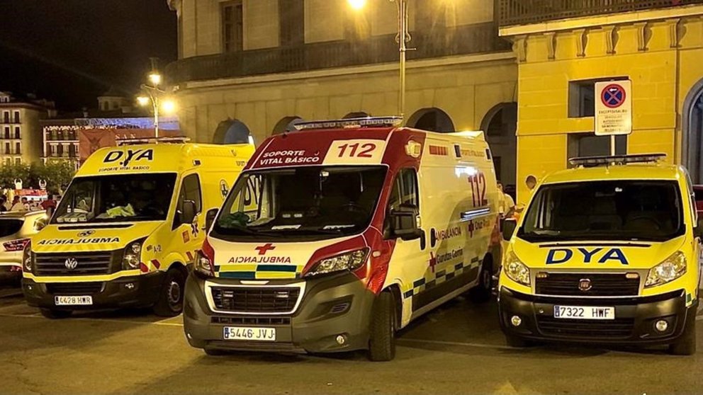 Ambulancias frente al Palacio de Navarra durante las fiestas de San Fermín. - DYA