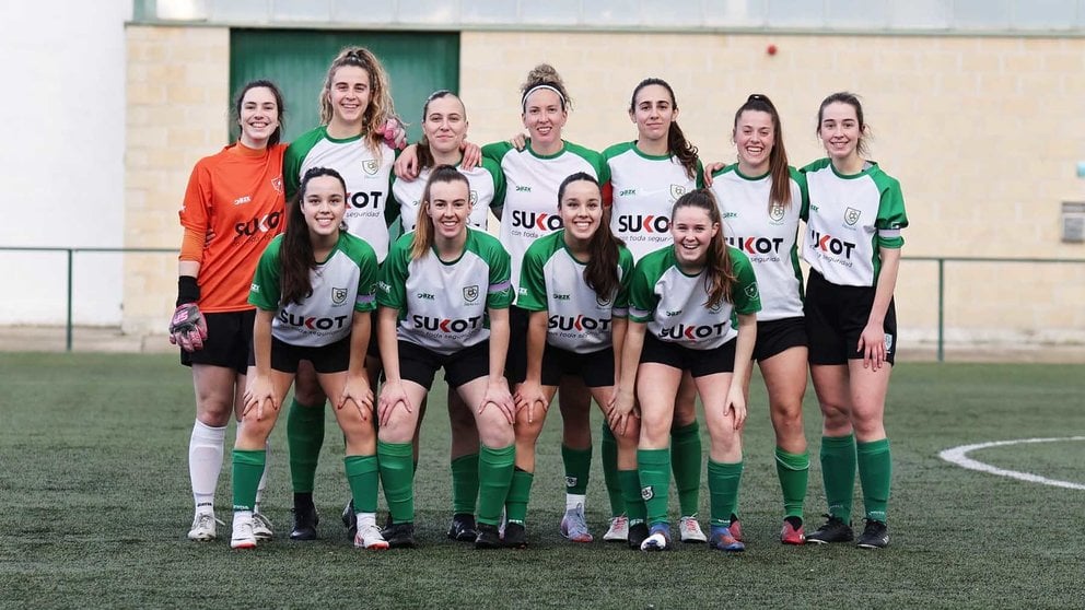 Equipo femenino de Oberena en primera autonómica femenina, que ha logrado el ascenso. Facebook Oberena fútbol 90 minutos.