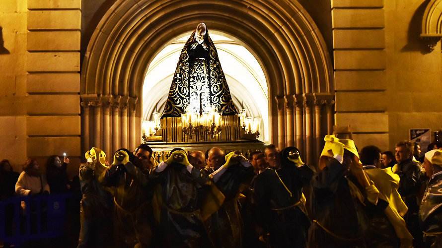 Procesión de la Virgen Dolorosa en Pamplona. PABLO LASAOSA