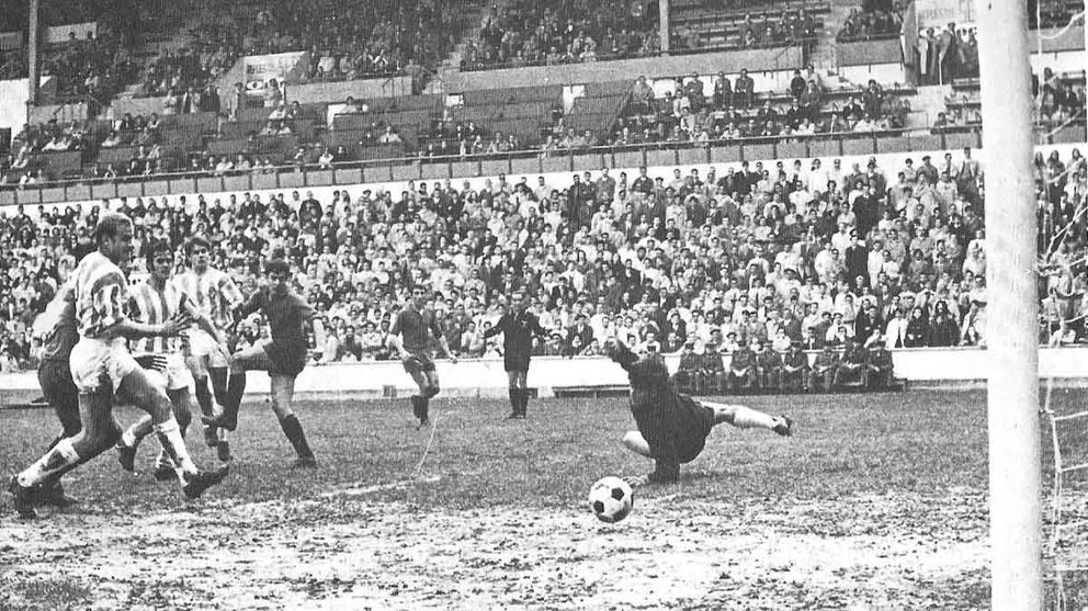 Gol de Osasuna ante el Valladolid en el estadio de El Sadar. cedida.